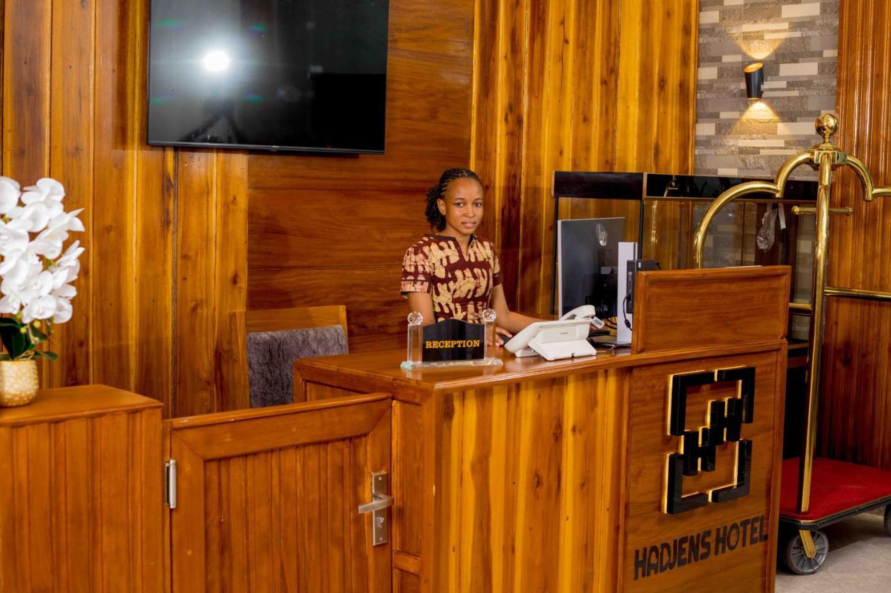 Hadjens Hotel Mwanza Exteriör bild